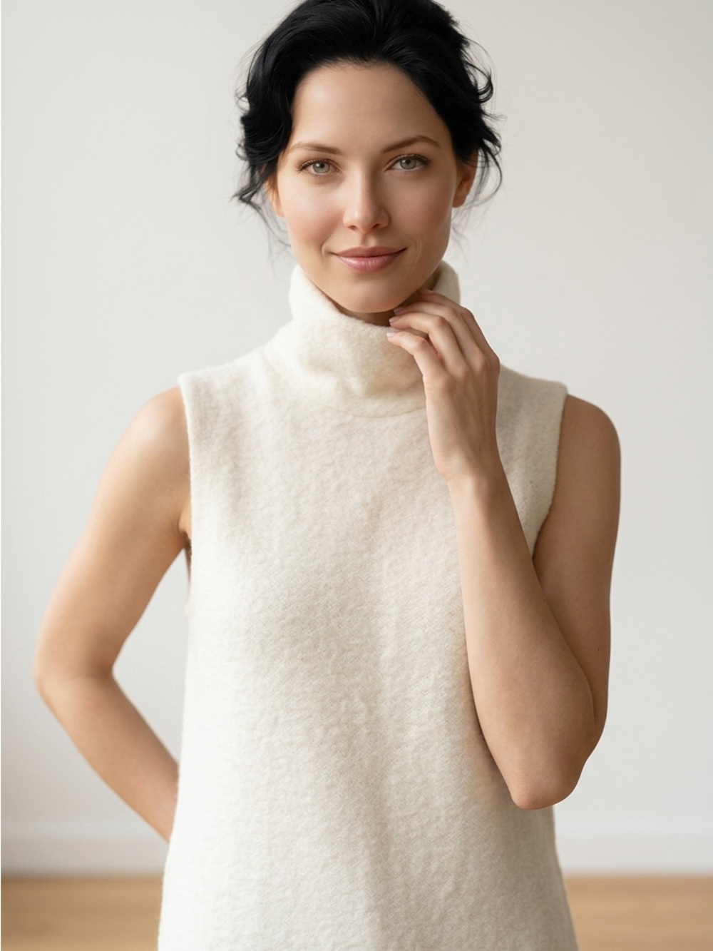 Elizabeth and James Ivory Boucle Sleeveless Turtleneck Sweater Vest‎ Large L